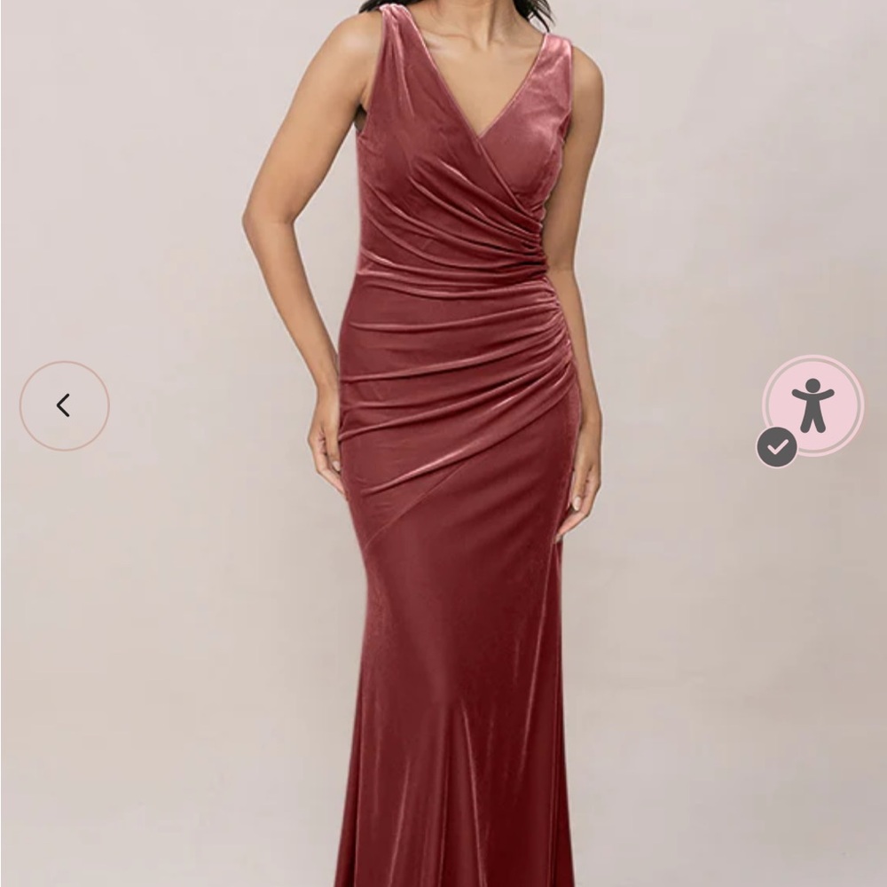 Revelry Dawson size 8 Dusty Rose Velvet